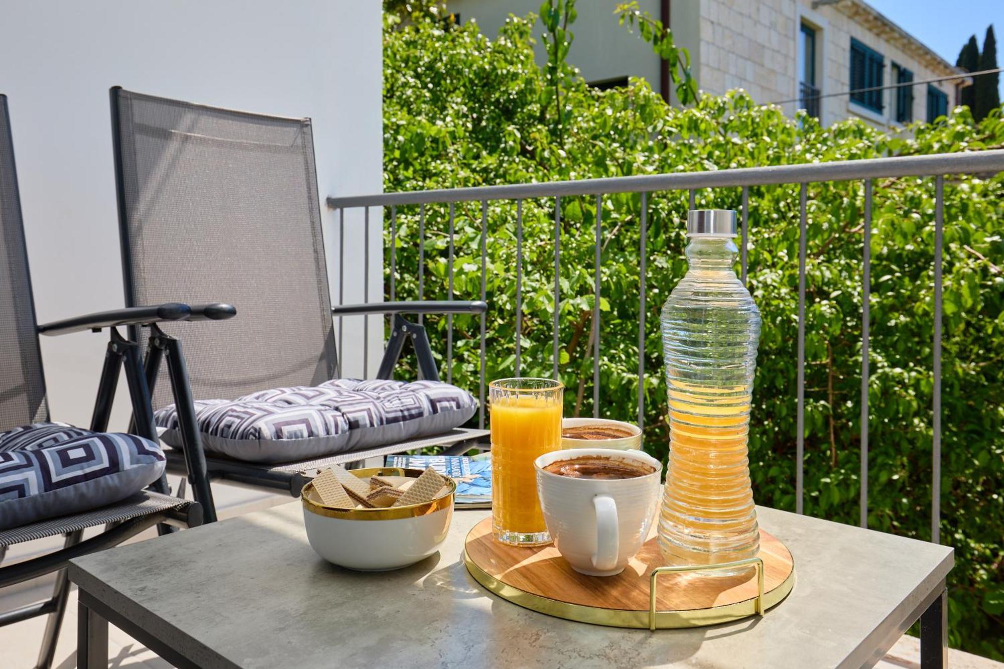 Апартаменти Golden Rose - Walking Distance 1 Km From Old Town Дубровник Екстер'єр фото